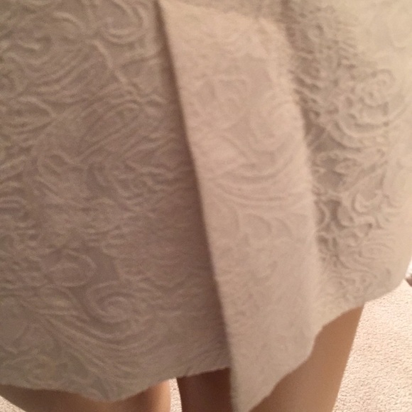 Beautiful jacket with lots of texture! - Picture 4 of 7